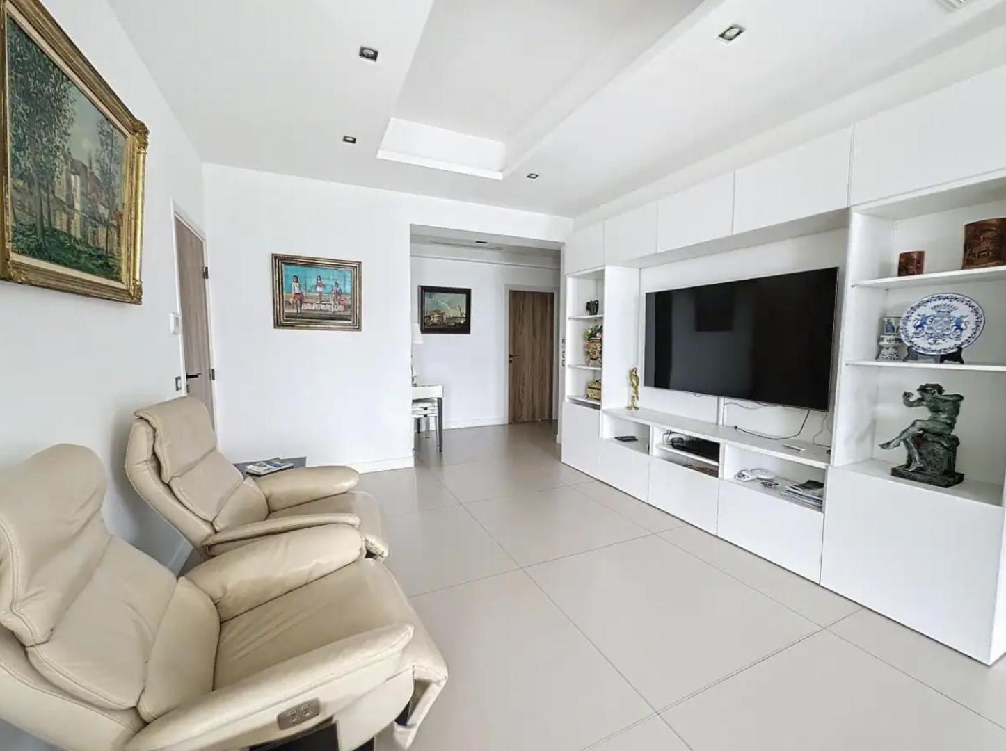 Appartement Luxurious 3-bedroom With Stunning Sea View